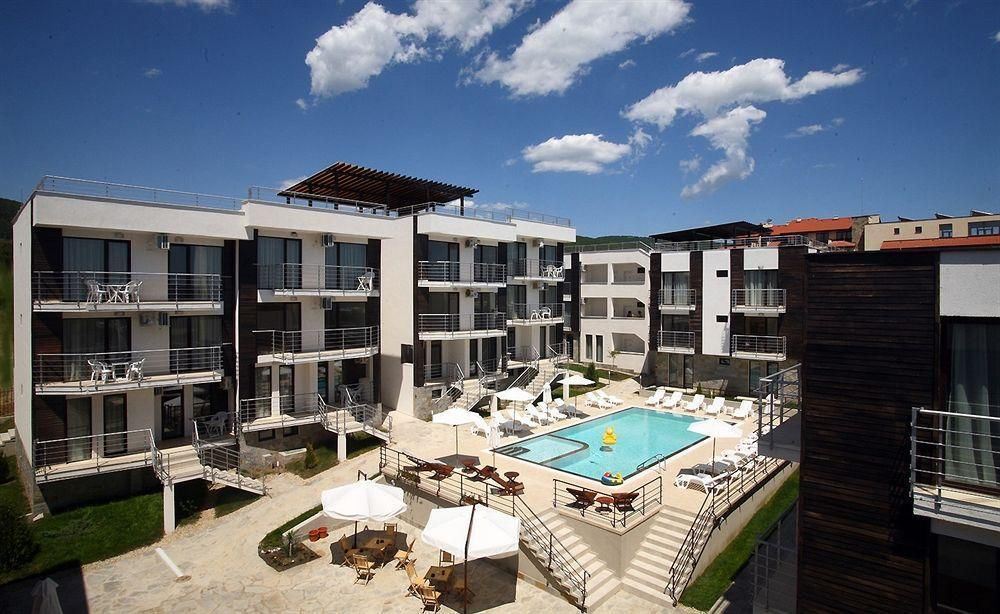 Mieszkanie z dwiema sypialniami w nowoczesnym kompleksie – w pełni umeblowane i gotowe na Twoje nowe życie