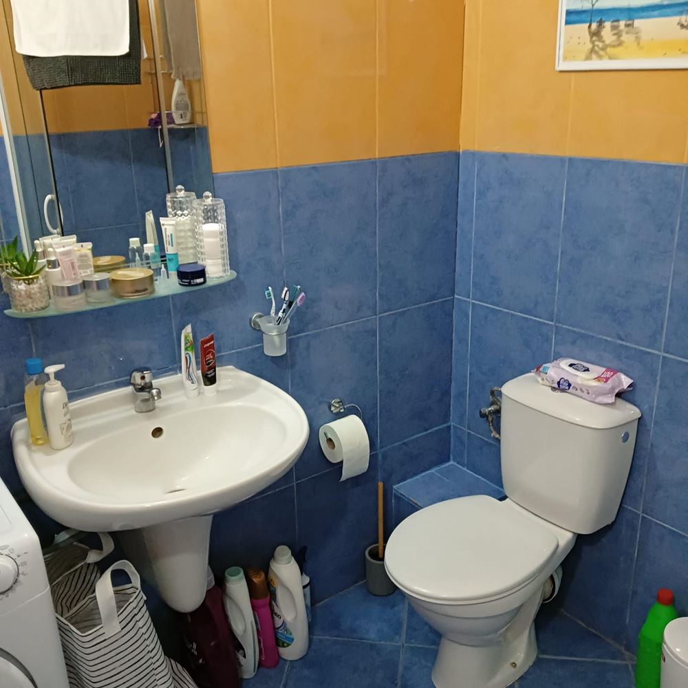 Przestronny apartament z dwiema sypialniami i panoramą morza w Rawdzie – kilka metrów od plaży, w pełni umeblowany i z doskonałym potencjałem inwestycyjnym
