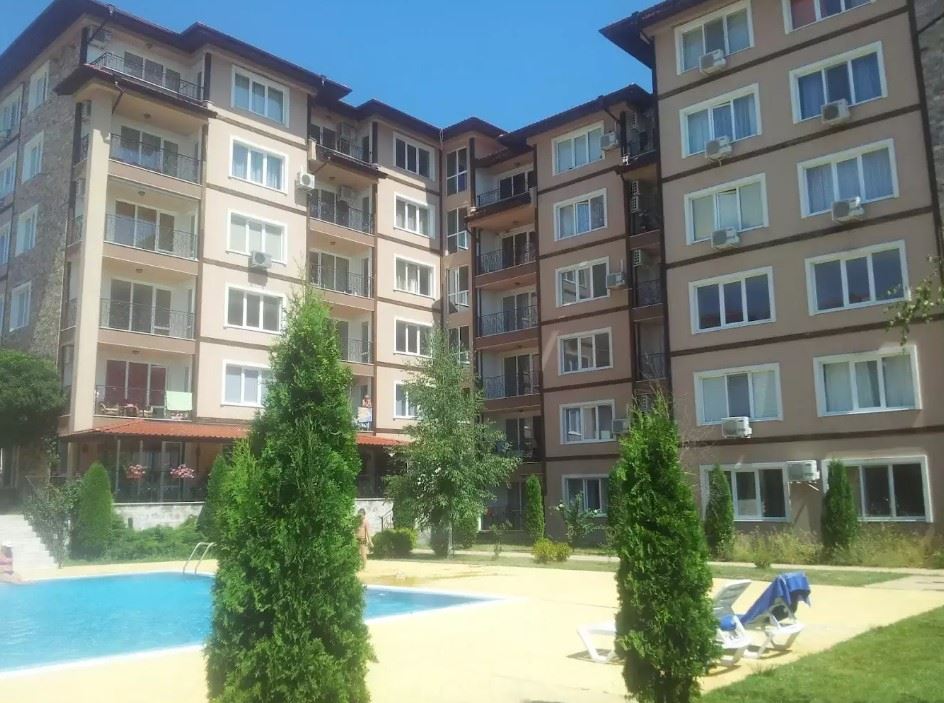 Przestronny apartament z dwiema sypialniami i widokiem na morze w Rawdzie