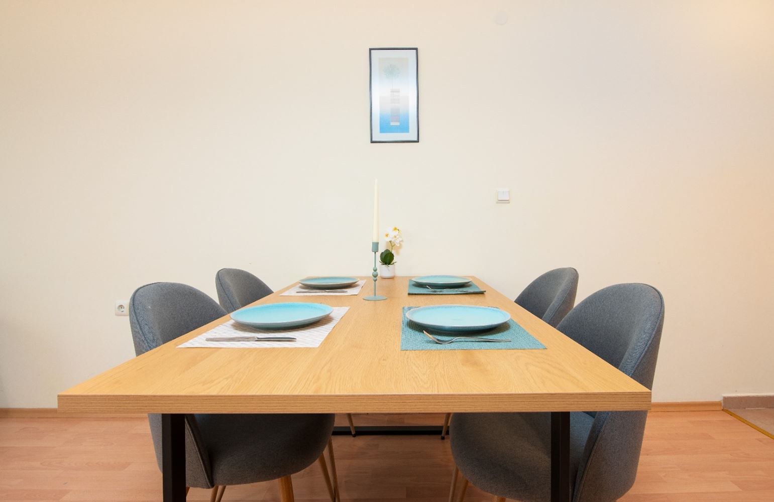 Stylowy apartament z dwiema sypialniami w pierwszej linii z bezpośrednim widokiem na morze w Świętym Własie – przestrzeń, luksus i pełne udogodnienia