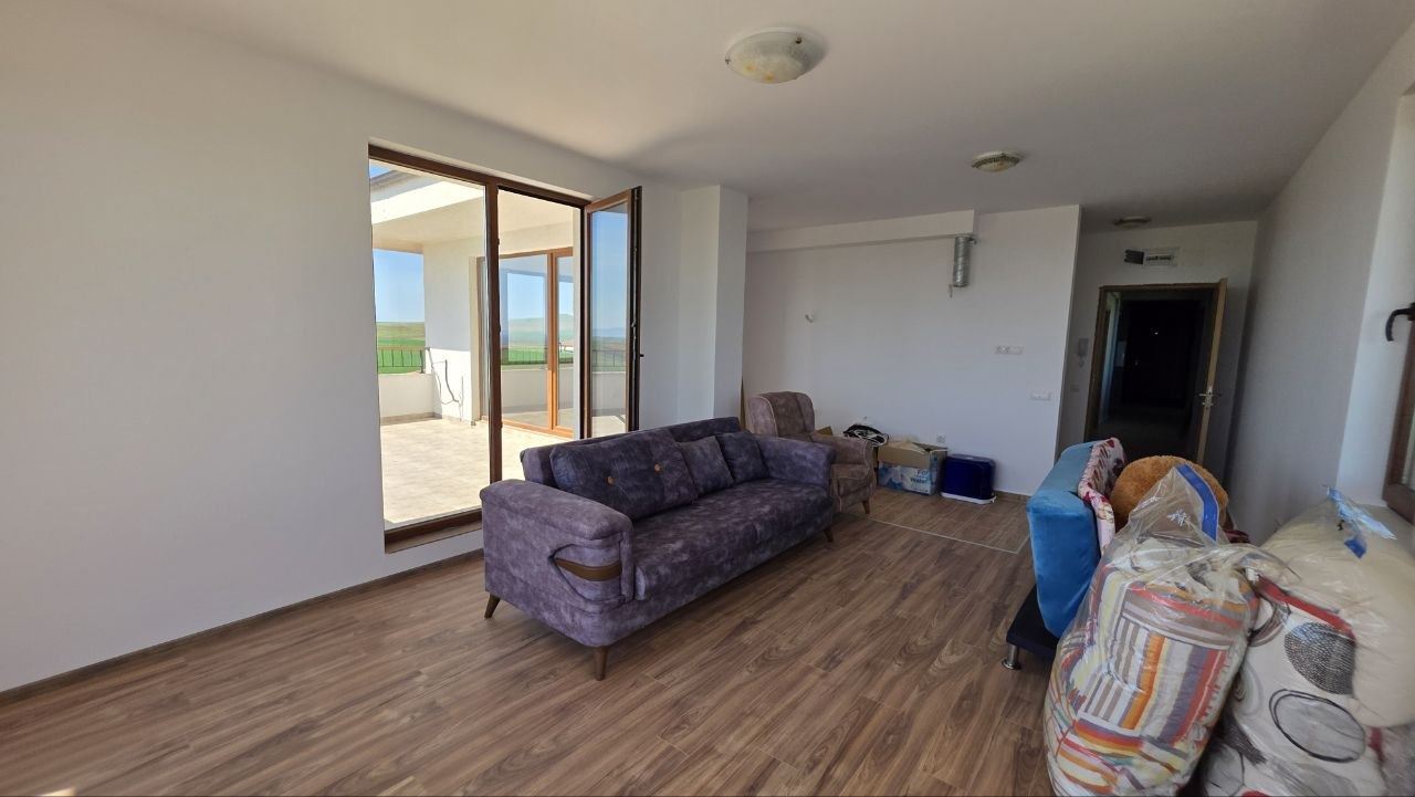 Przestronny apartament z widokiem na morze w Acheloi – cisza, zieleń i luksusowe udogodnienia
