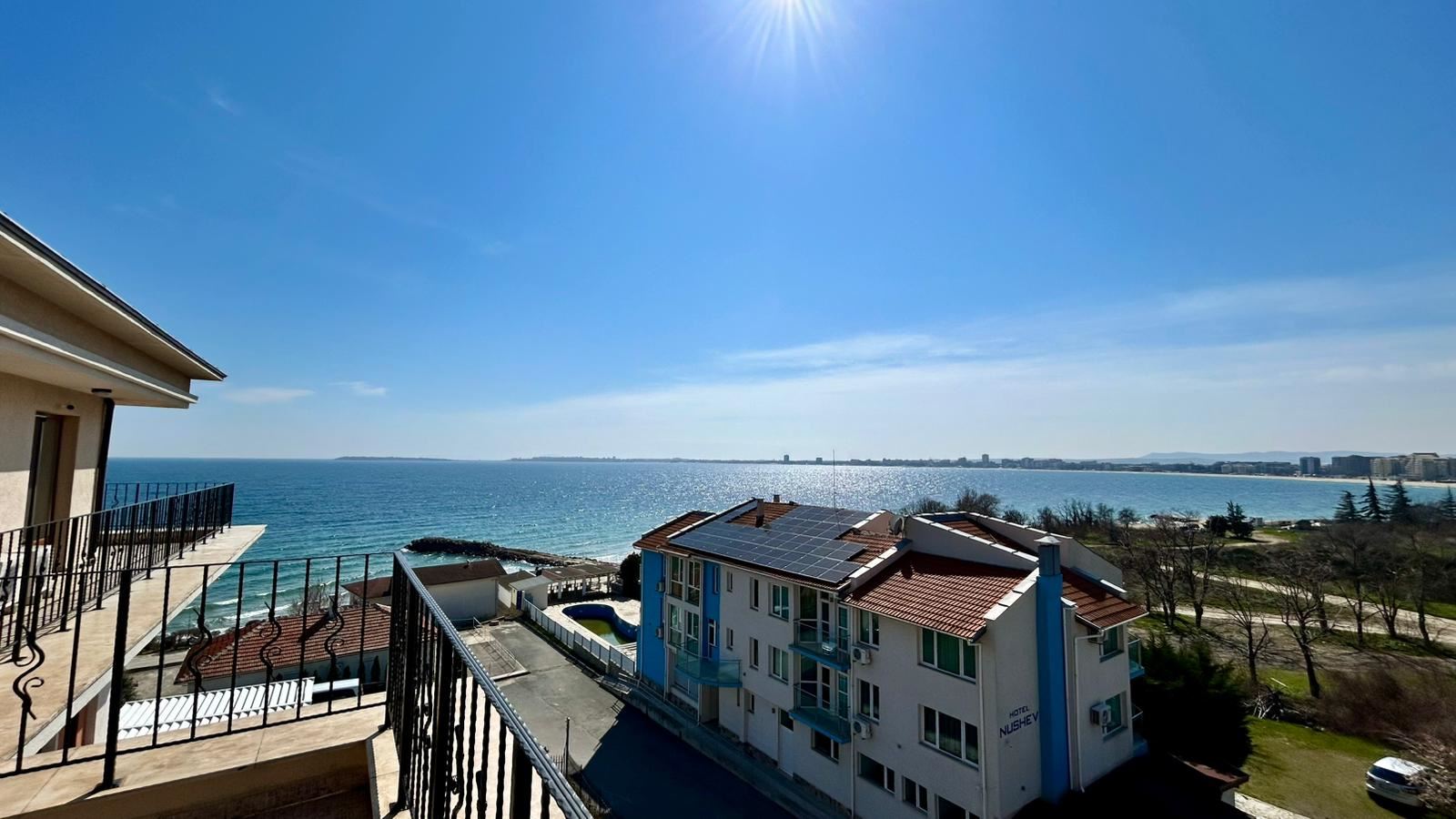 Święty Włas – apartament z trzema sypialniami z bezpośrednim panoramicznym widokiem na morze w kompleksie przy samej plaży