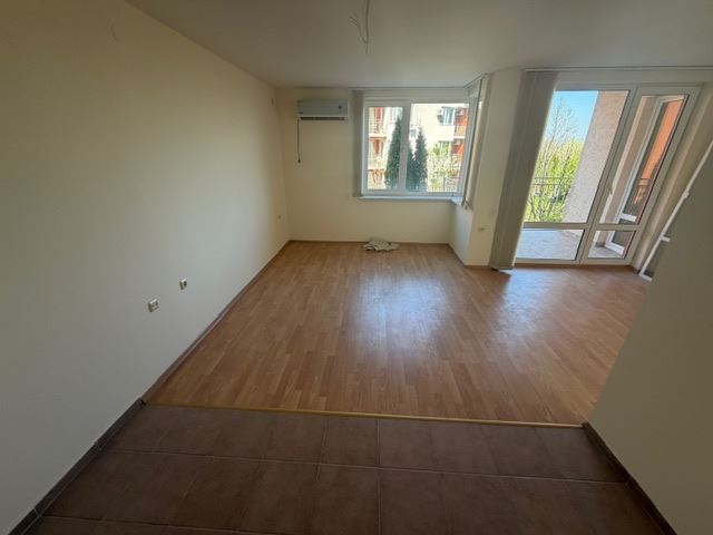 Przestronne mieszkanie z jedną sypialnią w zielonej oazie w Słonecznym Brzegu – idealne na wakacje i inwestycję