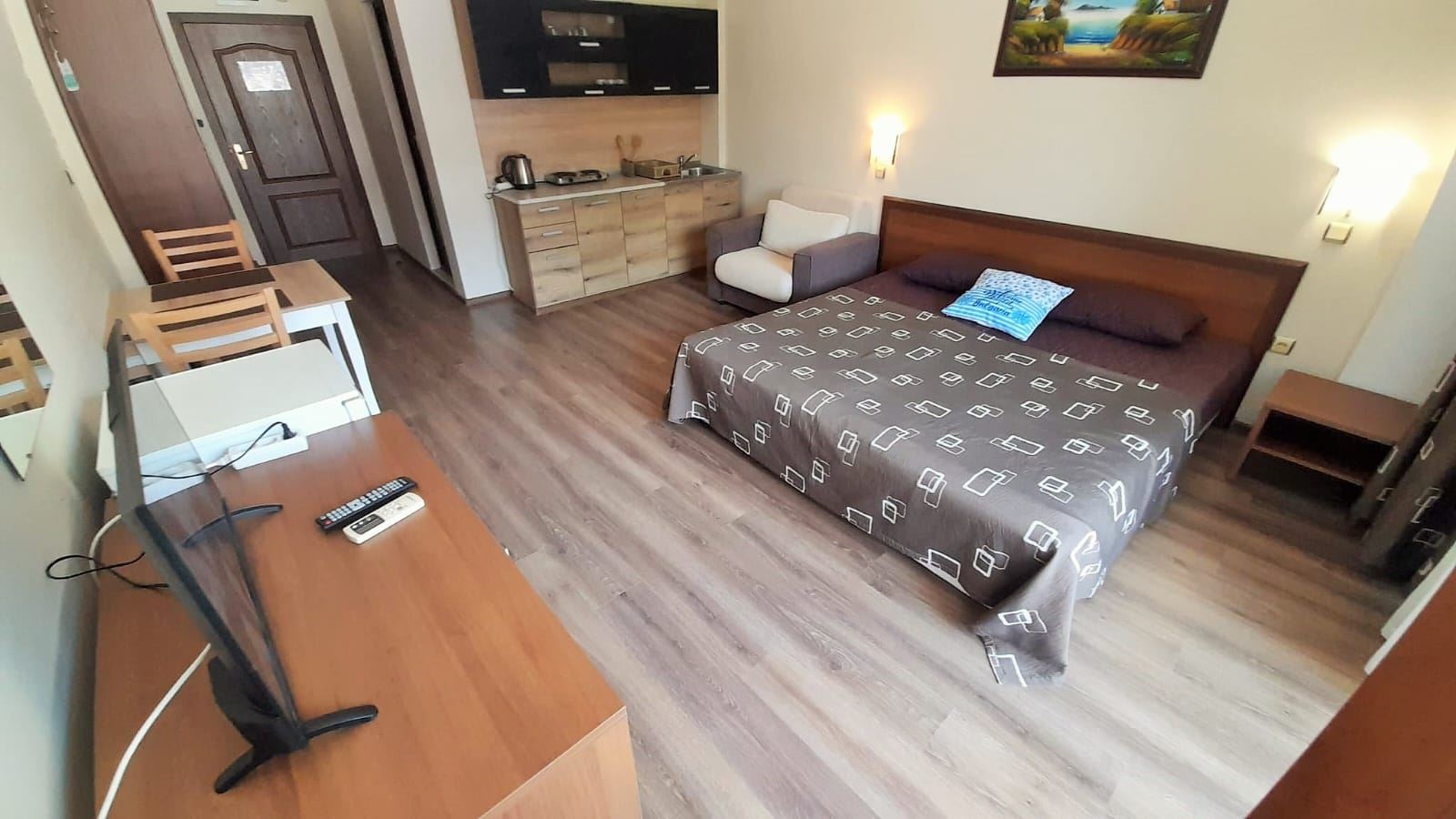 Słoneczny Brzeg – w pełni umeblowana przestronna kawalerka w luksusowym kompleksie 50 m od plaży