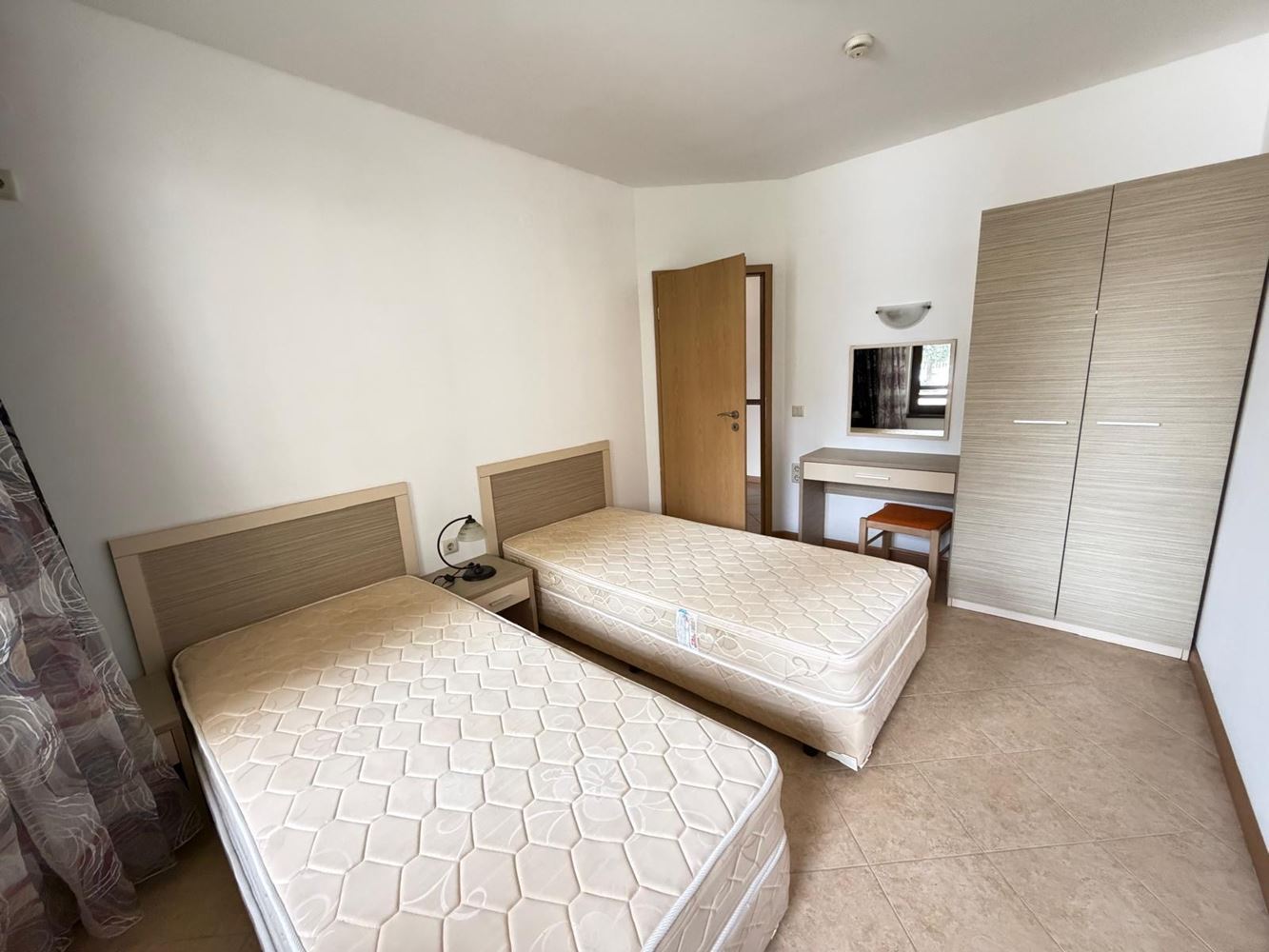 Przestronne mieszkanie z dwiema sypialniami z bezpośrednim dostępem do prywatnego ogrodu w Słonecznym Brzegu – komfort, luksus i przytulność