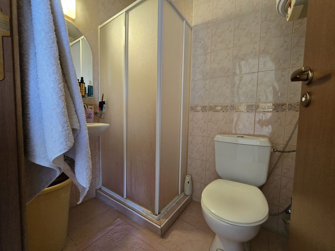 Dwupoziomowy apartament z pięknym widokiem na morze w Słonecznym Brzegu – doskonała lokalizacja zaledwie 200 metrów od plaży