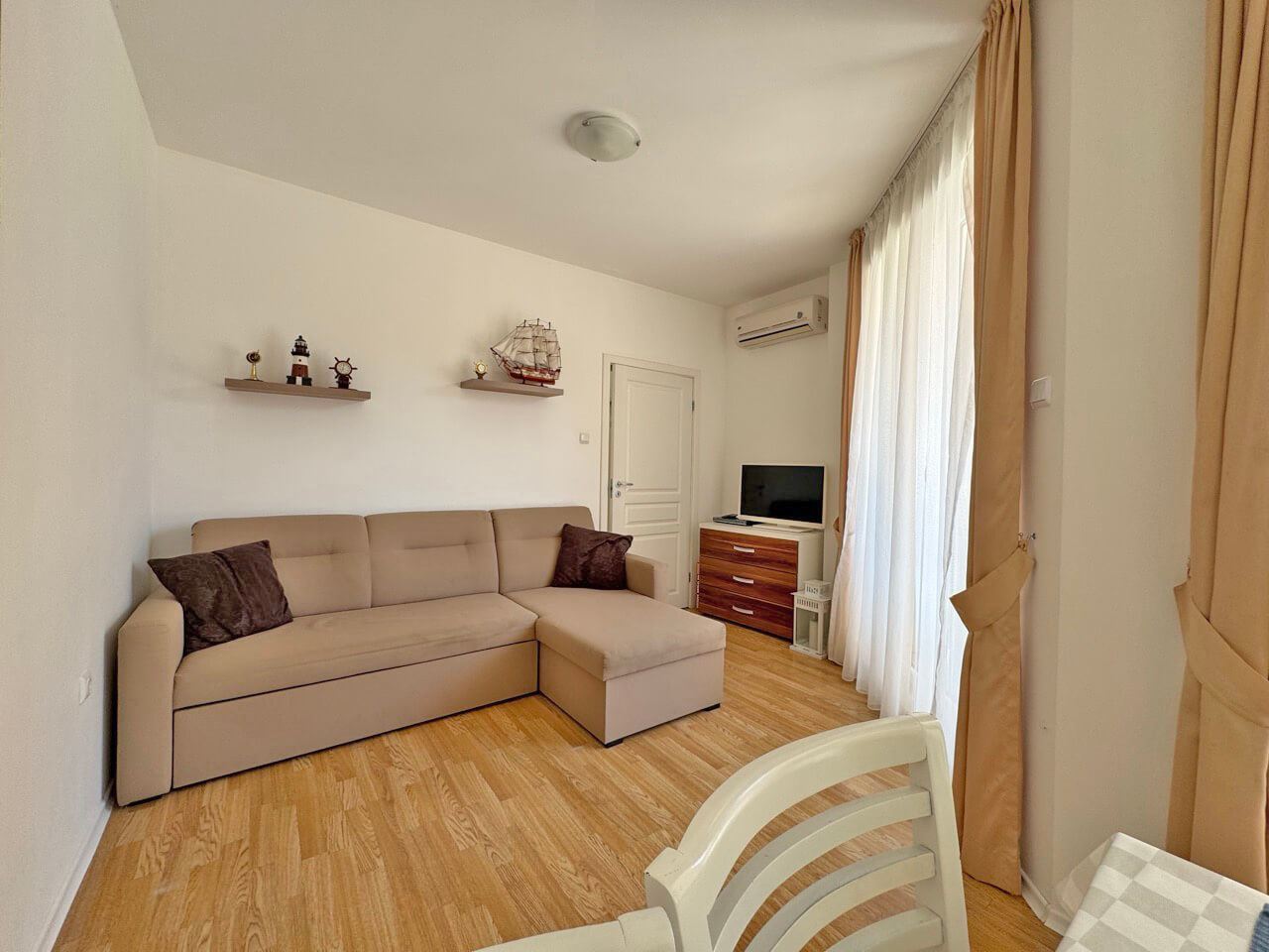 Elegancki apartament z jedną sypialnią z widokiem na basen w luksusowym kompleksie w Słonecznym Brzegu