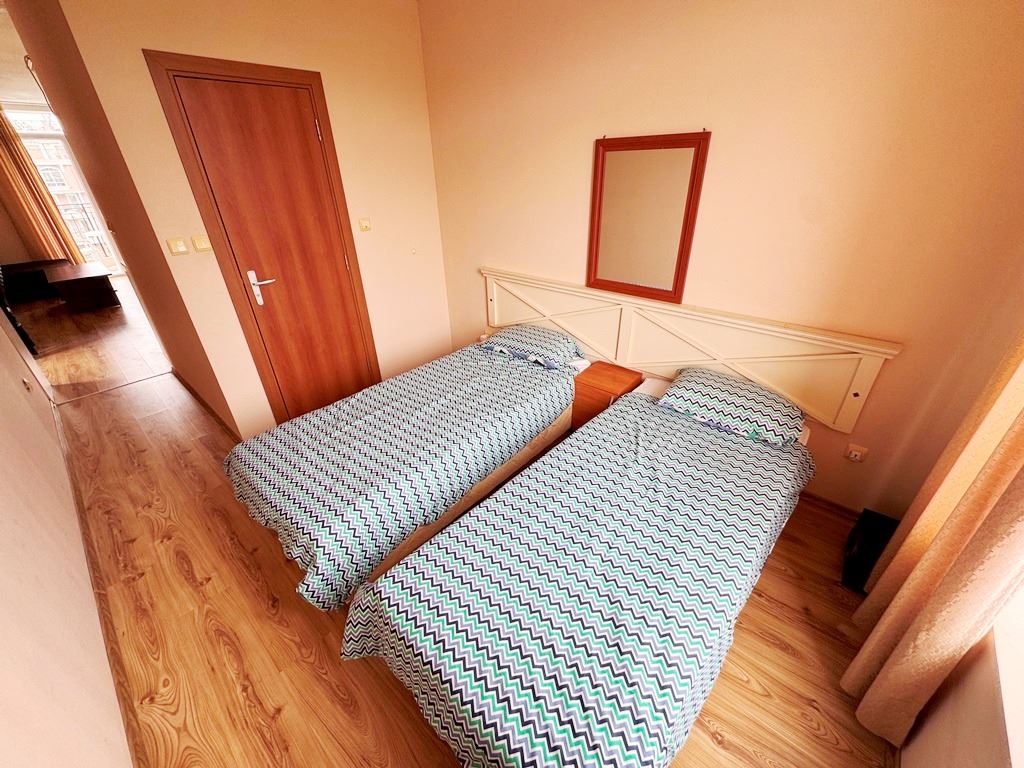 Mieszkanie dwupokojowe z widokiem na basen w prestiżowym kompleksie w Słonecznym Brzegu