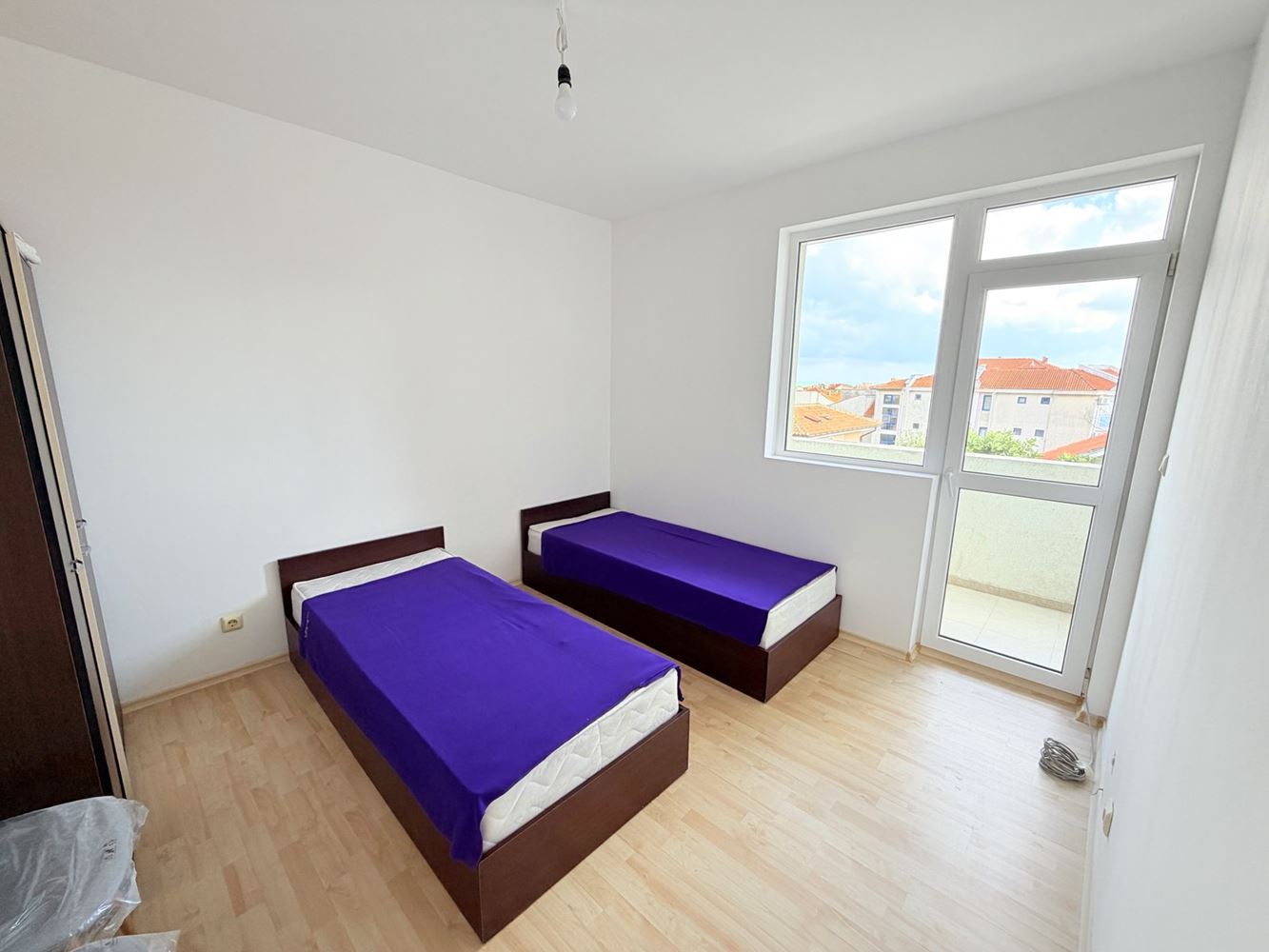 Apartament z trzema pokojami w Rawdzie z widokiem na morze i bez opłaty za utrzymanie! 