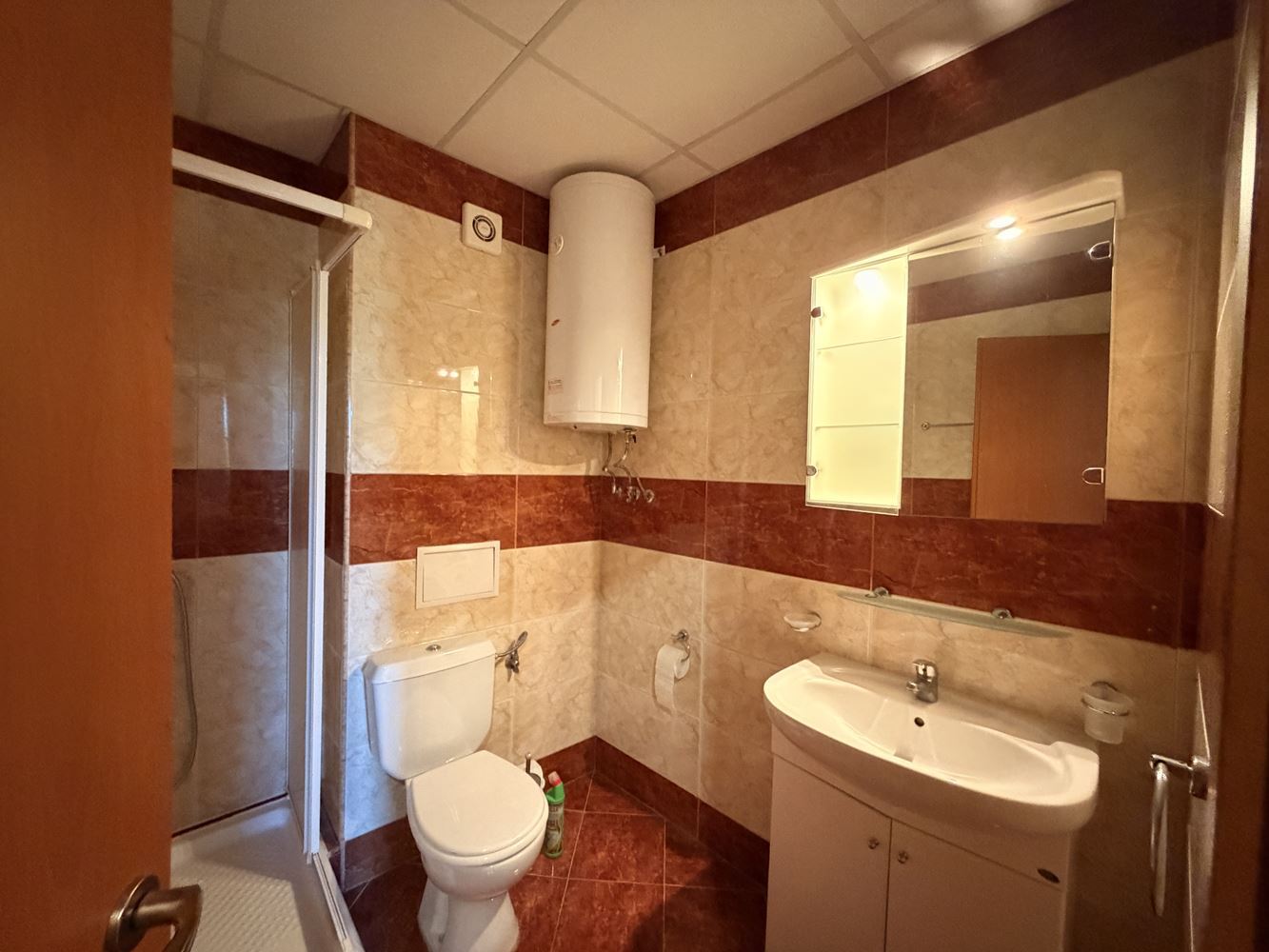 Apartament w absolutnie pierwszej linii w Świętym Własie! Przestronny apartament z jedną sypialnią z pięknym widokiem na morze