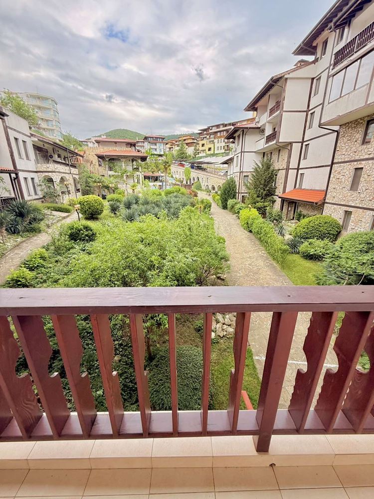 Apartament z dwiema sypialniami na pierwszej linii morza w Sveti Vlas – komfort, przestrzeń i wyjątkowy widok na morze
