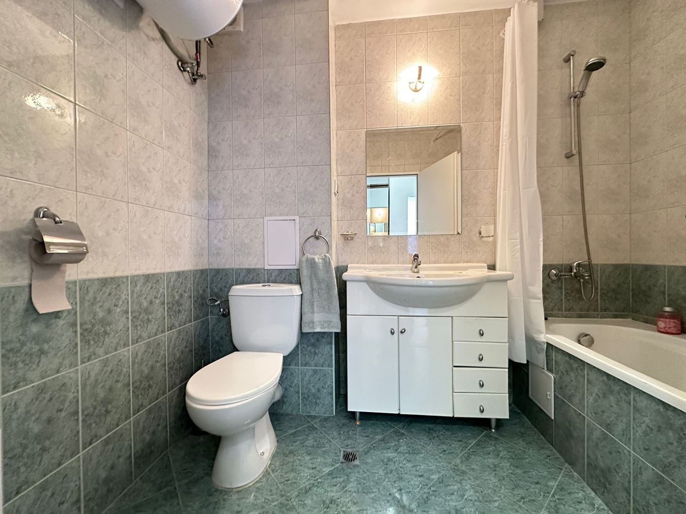 Apartament z jedną sypialnią w pierwszej linii morza w Aheloj – morska atmosfera, luksusowe udogodnienia i gotowe dokumenty do transakcji