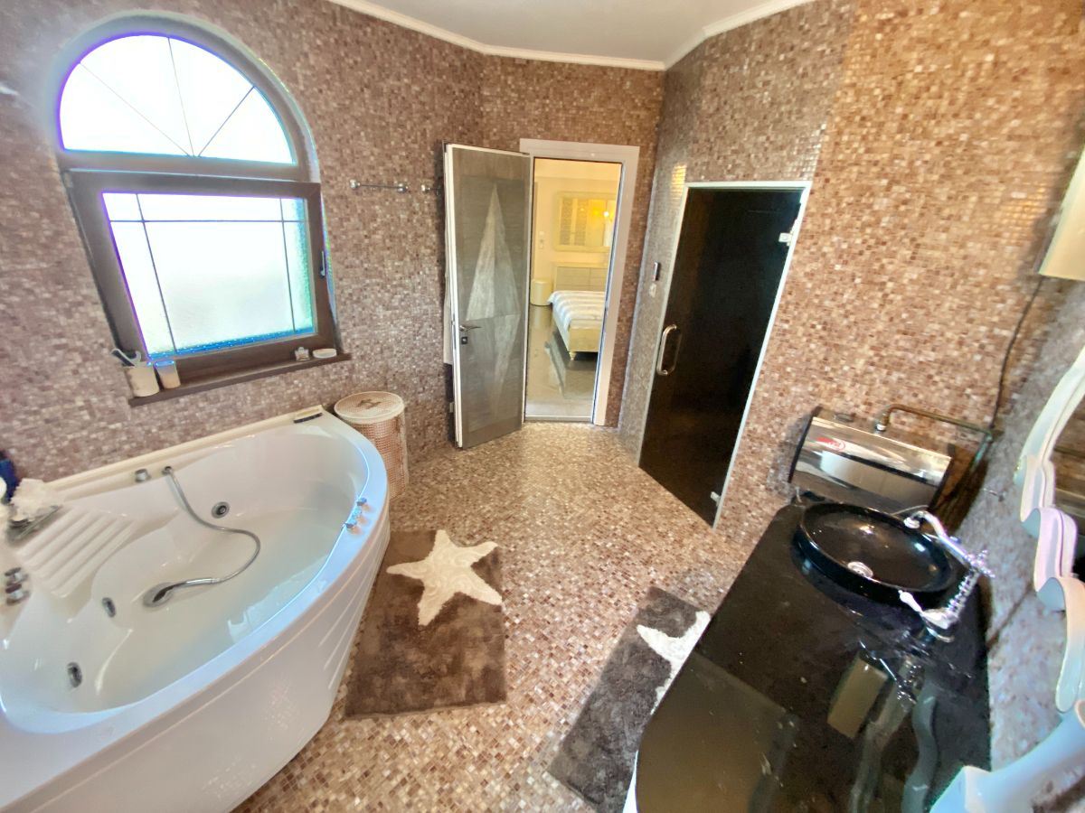 Unikalny apartament dwupoziomowy w kompleksie klasy premium w mieście Nesebyr