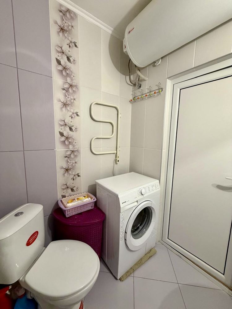 Sarafovo – przestronny apartament z jedną sypialnią, Aktem 16, minimalną opłatą za utrzymanie i pełnym umeblowaniem