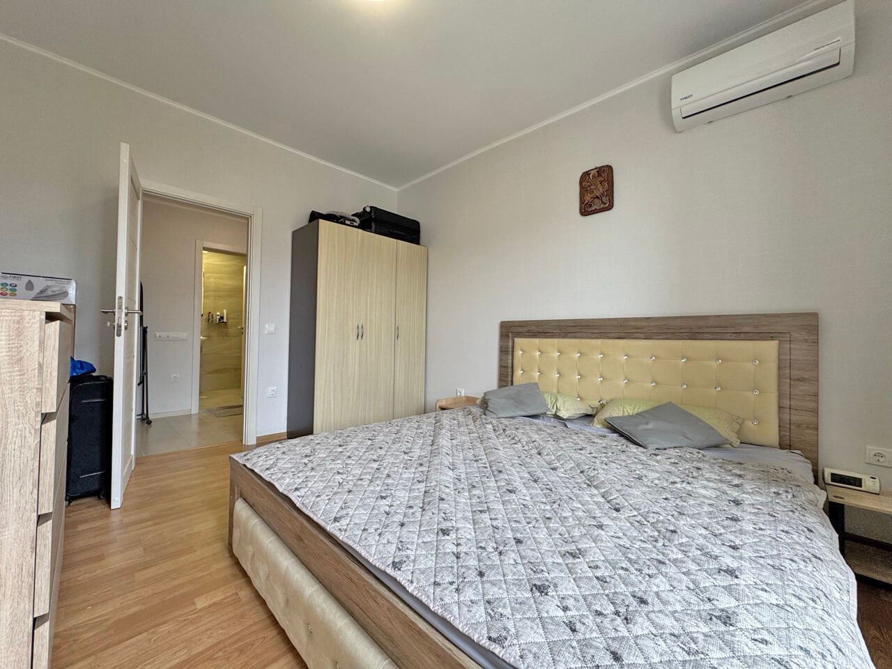 Umeblowany apartament z jedną sypialnią w nowym kompleksie w Aheloj – spokój, zieleń i komfort nad morzem