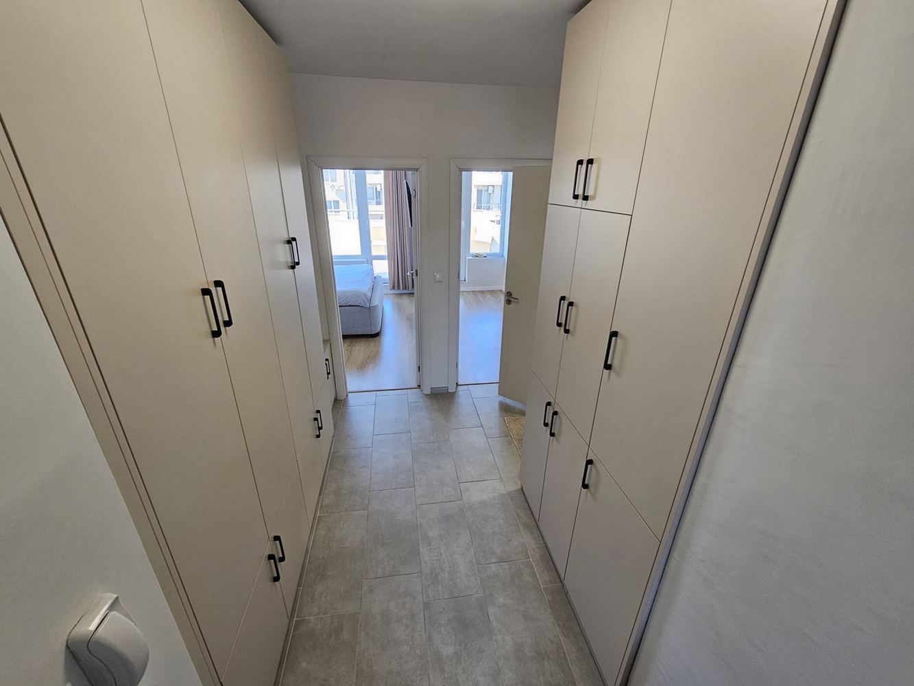 Przestronne i jasne mieszkanie z dwiema sypialniami i dwoma dużymi tarasami w Meden Rudnik – idealne dla rodziny lub jako inwestycja