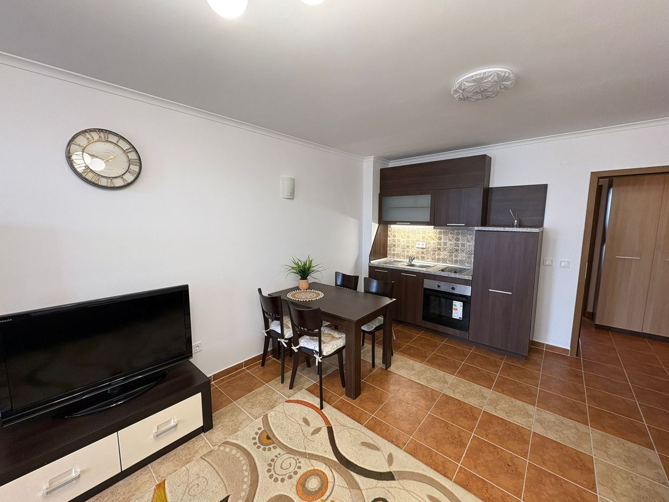  Panoramiczne mieszkanie dwupokojowe na pierwszej linii morza w Pomorie z bezpośrednim widokiem na morze