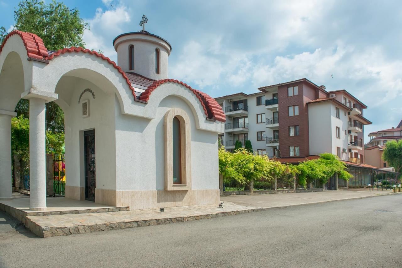 Apartament z dwiema sypialniami i widokiem na basen w Nesebyrze – przestrzeń, komfort i doskonała lokalizacja zaledwie 300 metrów od morza