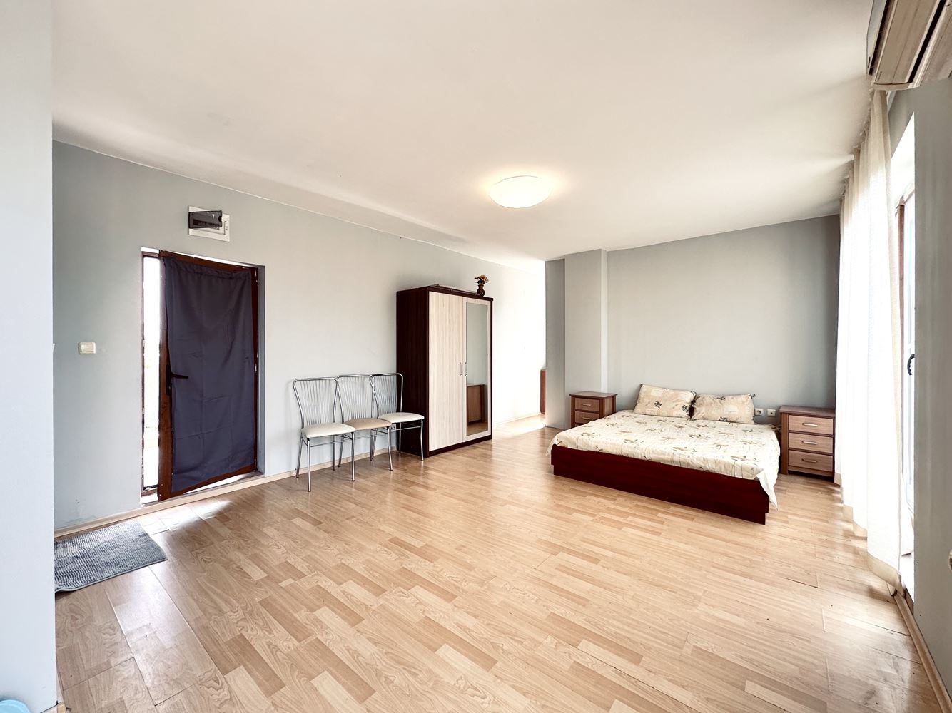 Przestronne studio z imponującym panoramicznym tarasem na Słonecznym Brzegu
