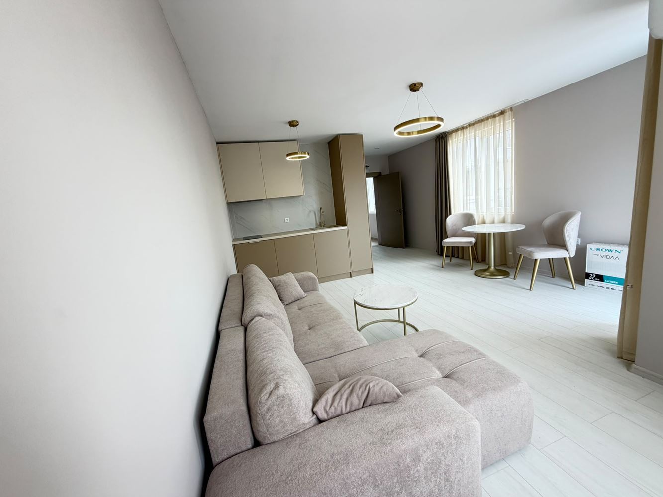 Słoneczny Brzeg – przytulny apartament z jedną sypialnią, ekspozycją południową i pięknym widokiem na basen