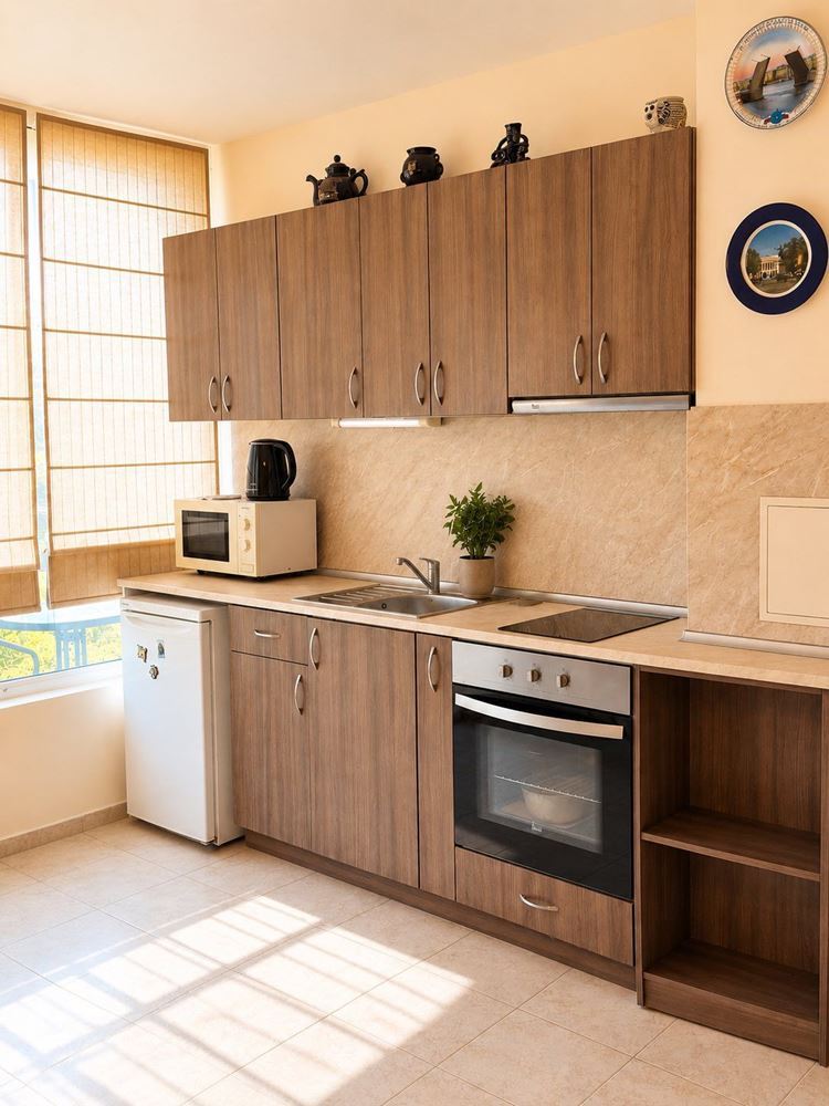 Pomorie, centrum i morze na wyciągnięcie ręki – przytulny apartament z jedną sypialnią i częściowym widokiem na morze