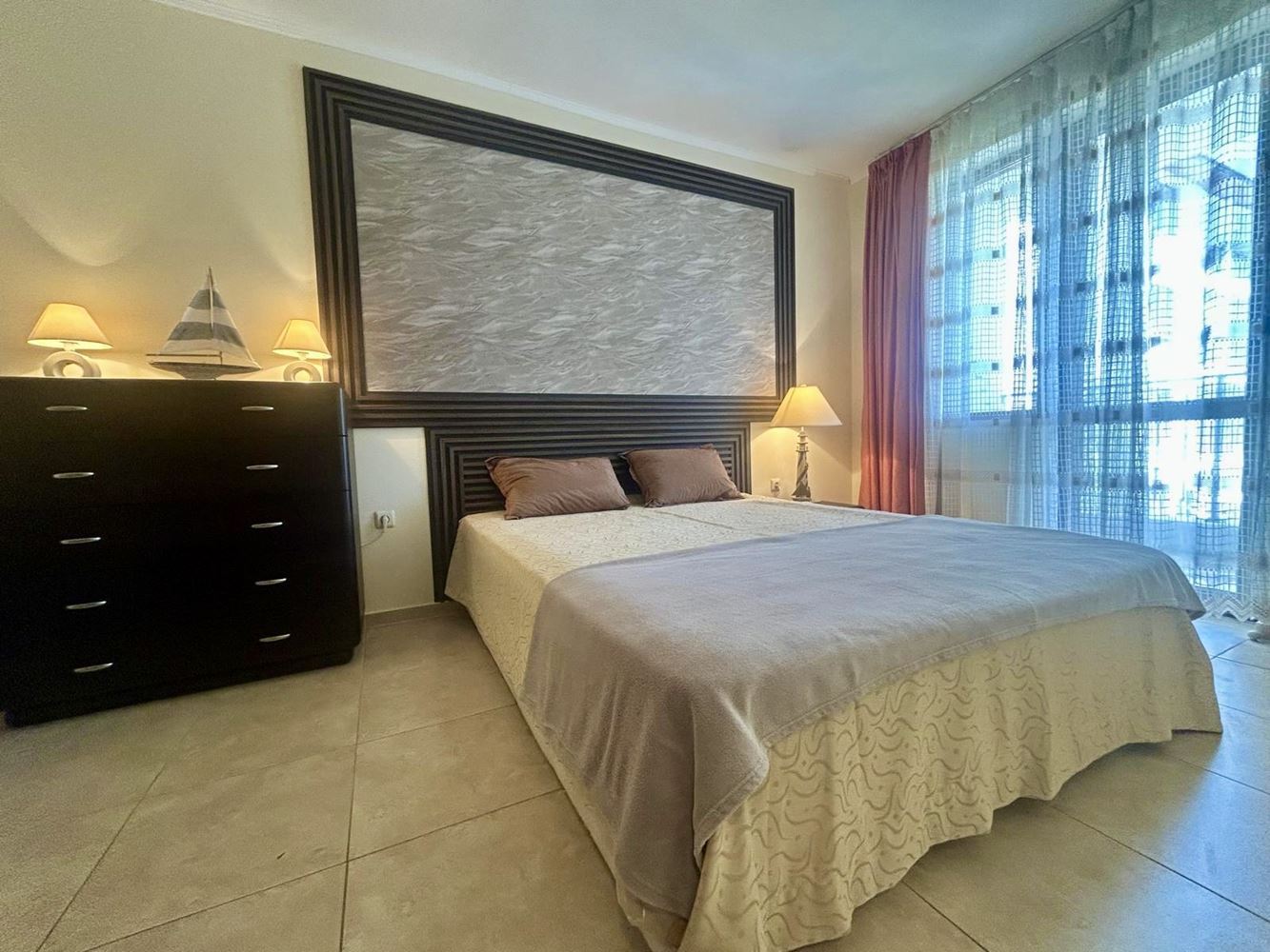 Przestronny apartament z dwiema sypialniami w Nesebyrze – w pełni umeblowany i gotowy do zamieszkania