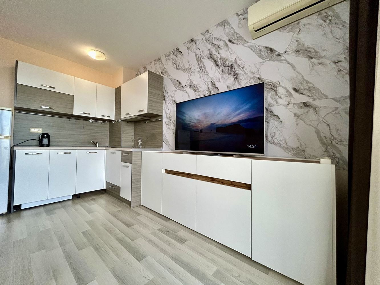 Przestronne apartament z dwiema sypialniami imponującą panoramą morską w kompleksie w Nesebyrze