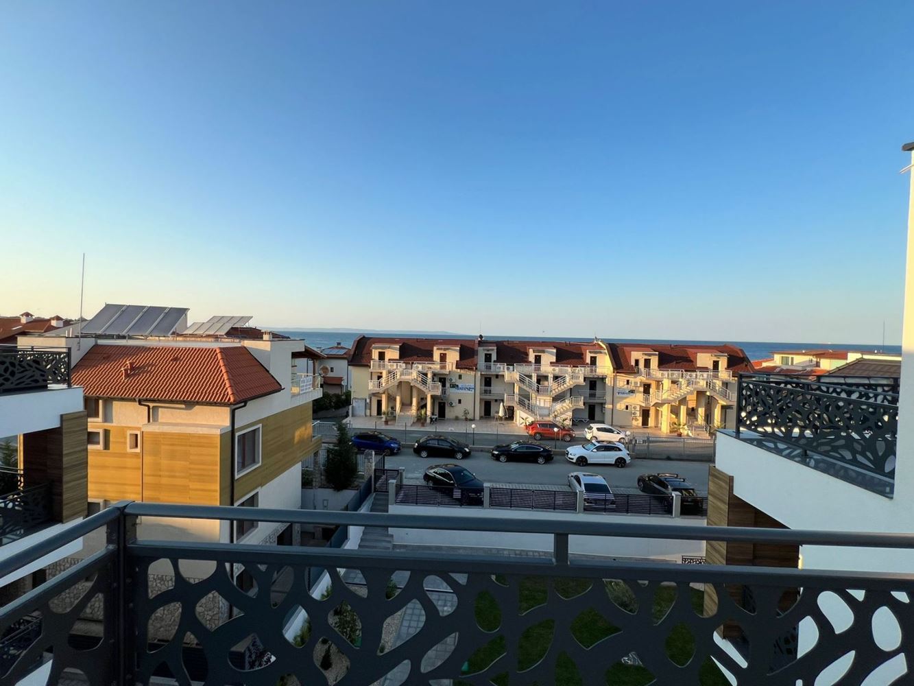 Mieszkanie z dwiema sypialniami z panoramicznym widokiem na morze – kilka metrów od plaży w Sozopolu