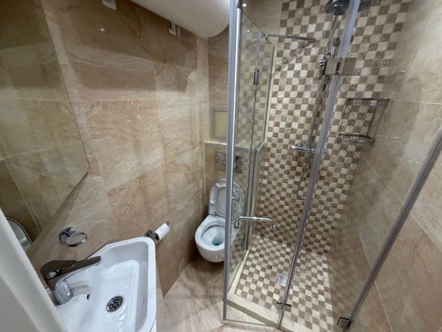 Frontowy widok na morze w pierwszej linii brzegowej – apartament z dwiema sypialniami w Świętym Własie o wyjątkowej lokalizacji