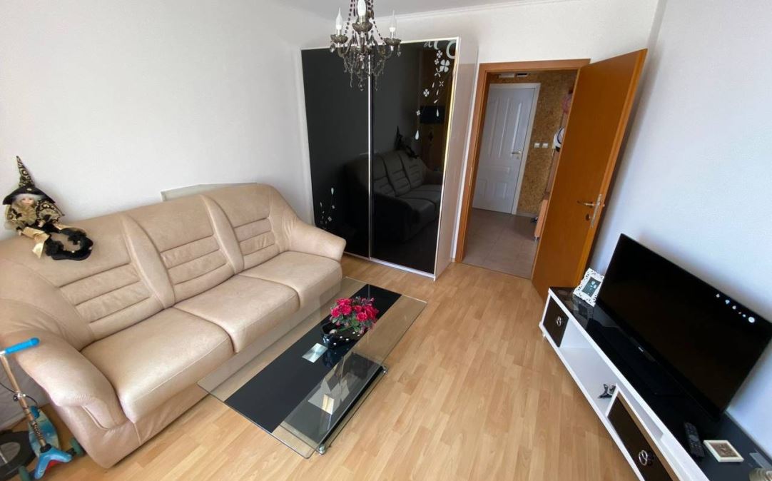 Apartament z dwiema sypialniami z widokiem na morze na pierwszej linii w Elenite – komfort, natura i spokój