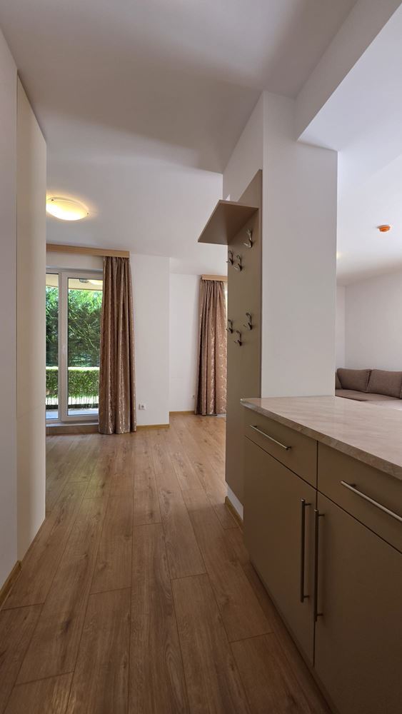 Stylowy apartament z jedną sypialnią, funkcjonalnym rozkładem, komfortem i spokojną atmosferą kurortu