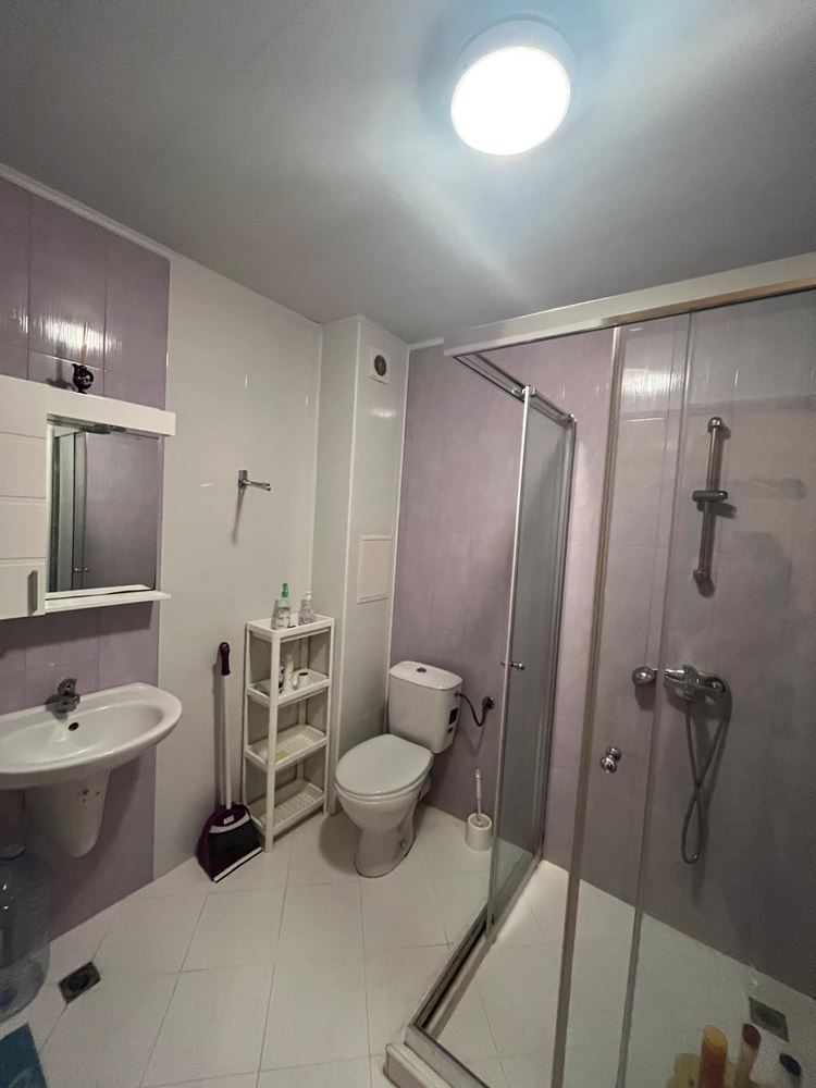 Przestronny apartament z dwiema sypialniami, panoramicznym tarasem i widokiem na morze w sercu Pomorie