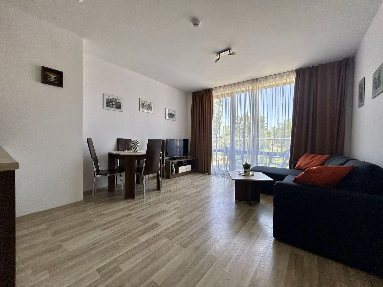 Polski Przytulny apartament z jedną sypialnią w Słonecznym Brzegu – idealna nieruchomość do zamieszkania, wypoczynku i bezpiecznej inwestycji