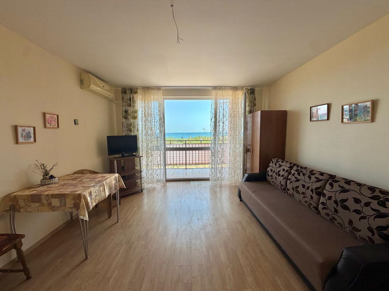 Umeblowane studio z panoramicznym widokiem na morze w Rawdzie, zaledwie 50 metrów od morza