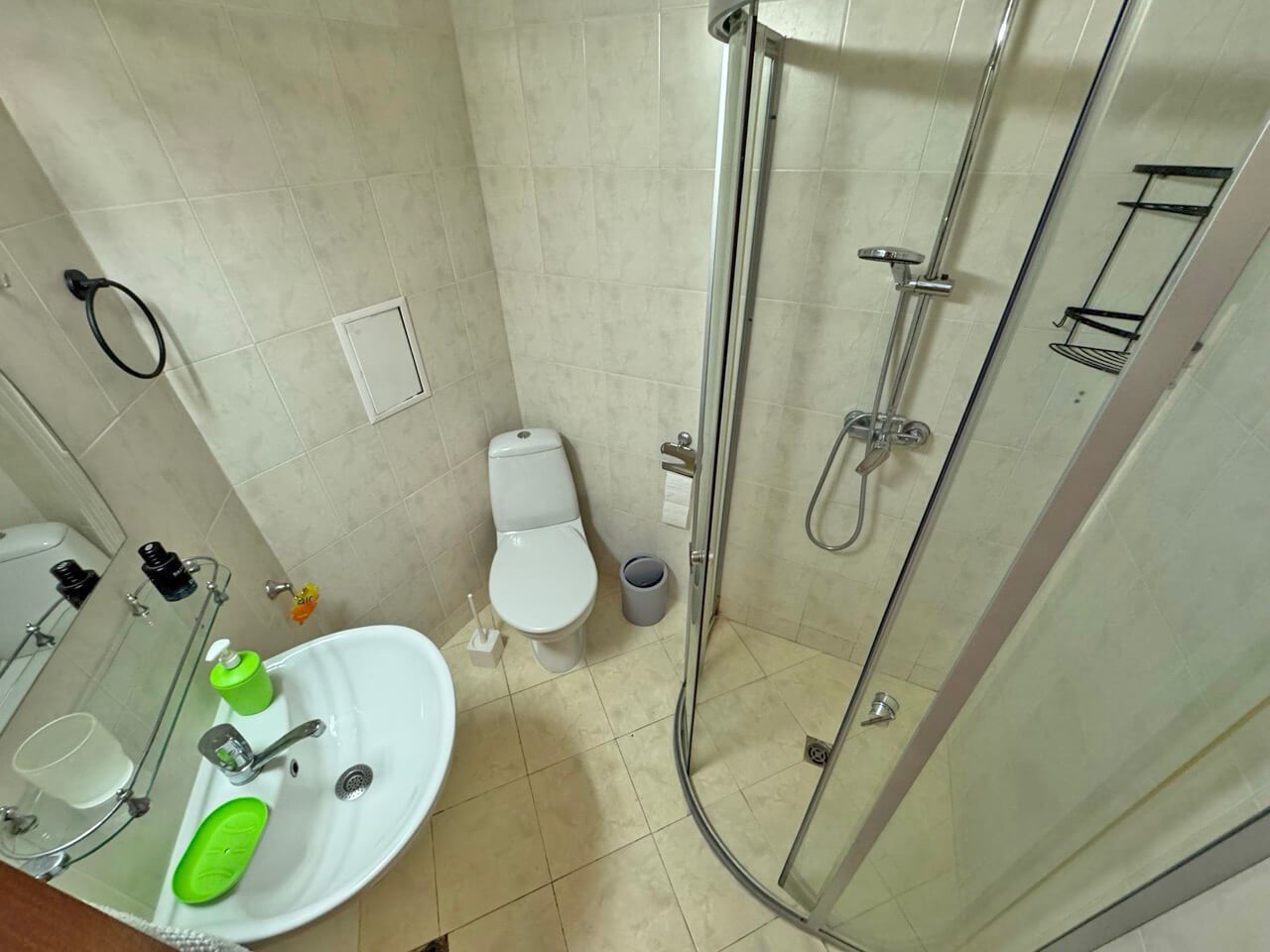 Apartament z jedną sypialnią z widokiem na morze w Rawdzie – komfort i spokój w zadbanym kompleksie