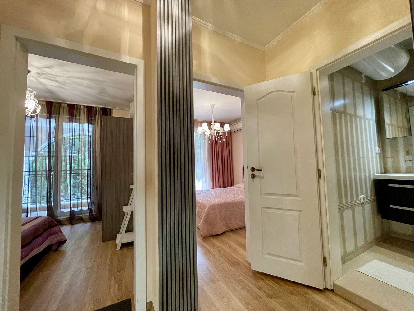 Luksusowy maisonette z ogrodem w elitarnym kompleksie – komfort i relaks blisko morza