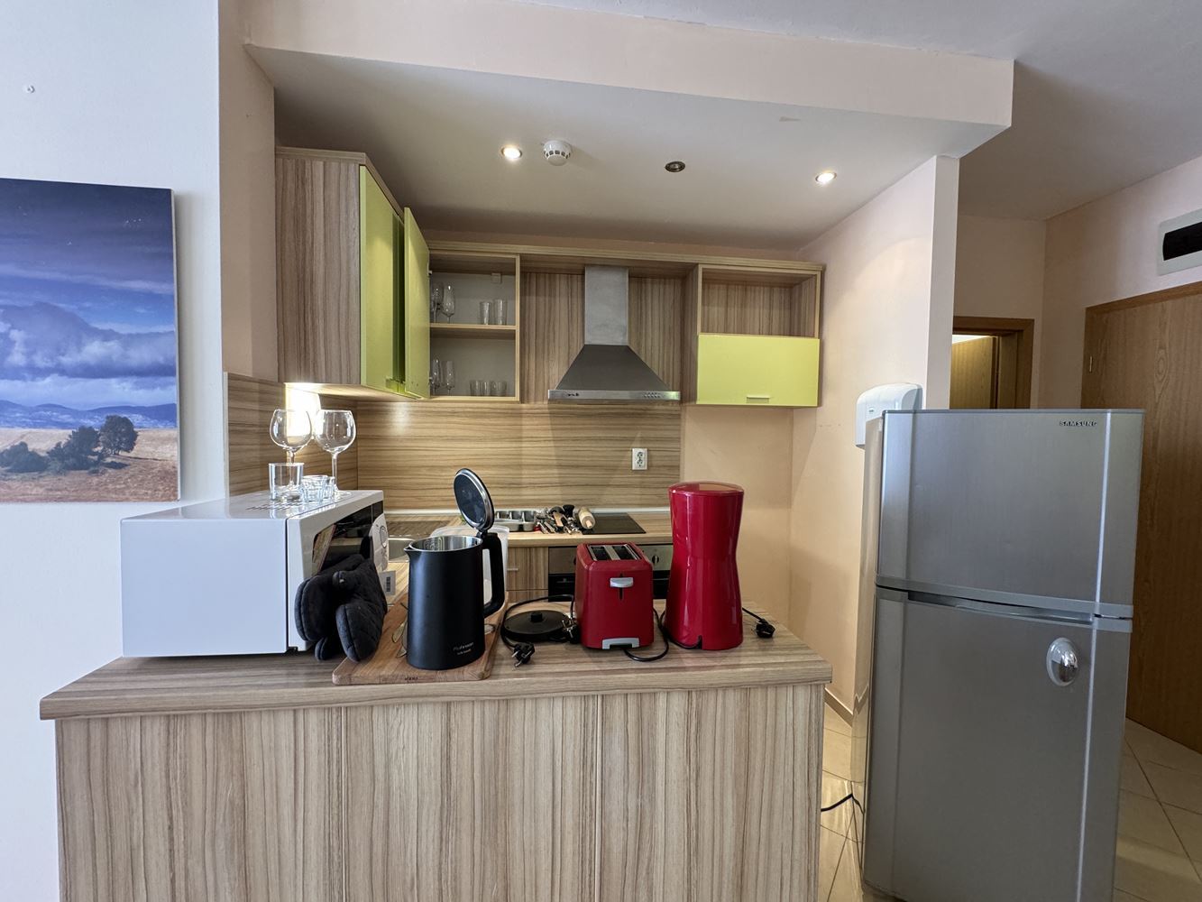 Przestronny apartament z dwiema sypialniami w pierwszej linii brzegowej w Sweti Własie – widok na morze i baseny