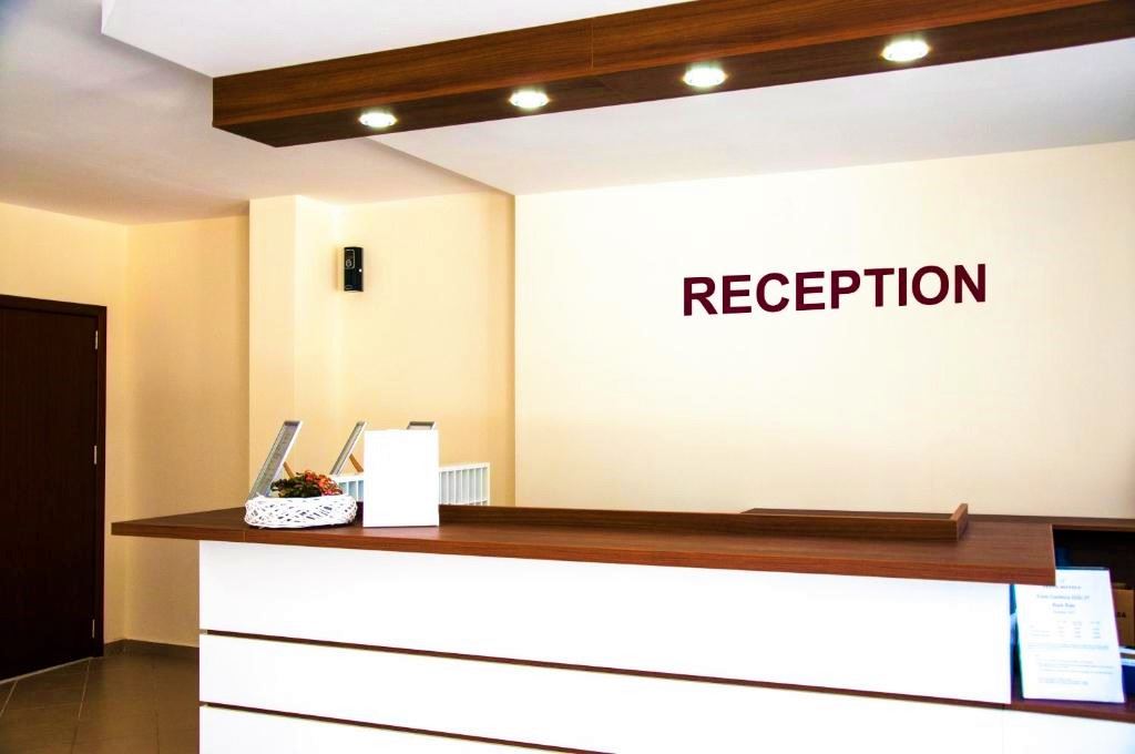 Jednopokojowe mieszkanie z widokiem na basen na obrzeżach Słonecznego Brzegu – spokój, natura i całoroczny komfort