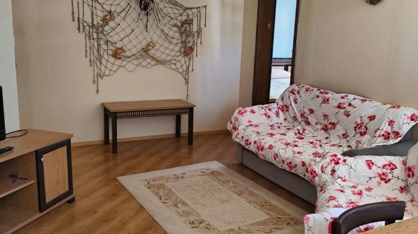 Dwupokojowe mieszkanie w pierwszej linii w Elenite z widokiem na morze i wysokim potencjałem inwestycyjnym