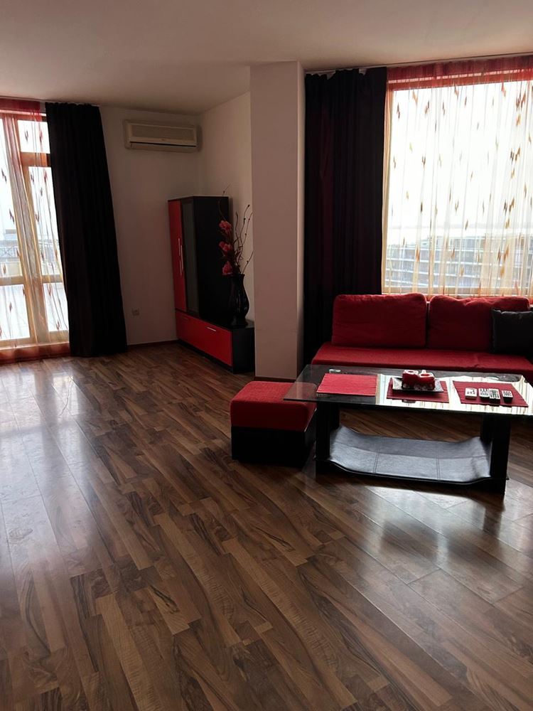 Przestronny apartament z dwiema sypialniami i panoramicznym widokiem na morze w Sveti Vlas