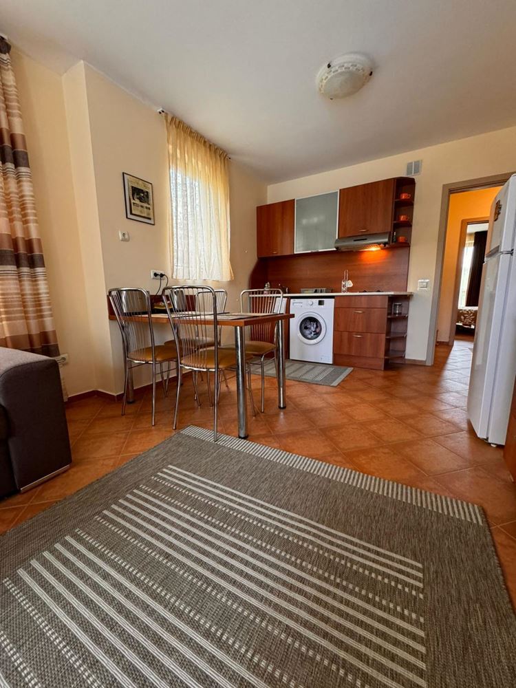 Przestronny apartament z jedną sypialnią w całorocznym kompleksie – doskonały wybór do zamieszkania i inwestycji