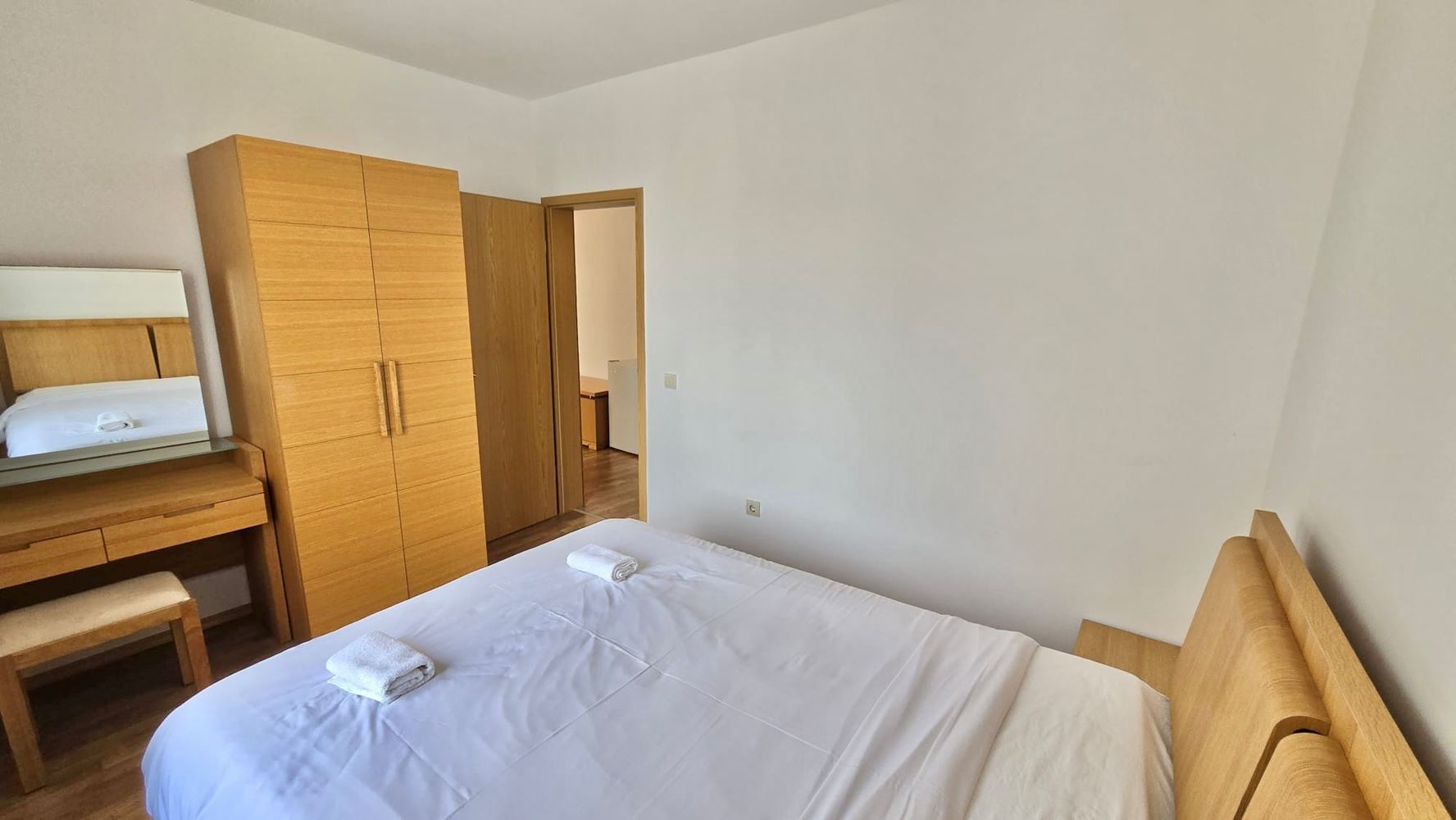 Atrakcyjne mieszkanie z jedną sypialnią i widokiem na basen w Aheloy