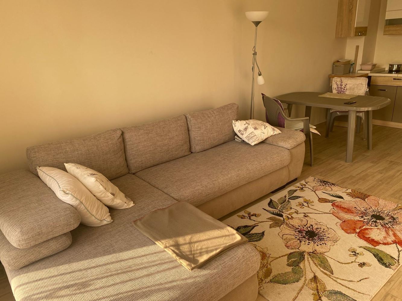 Piękny apartament z jedną sypialnią w Rawdzie z basenami i doskonałymi udogodnieniami – idealny na wakacje i inwestycję