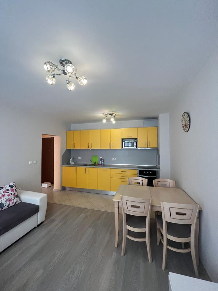 Przestronny apartament z dwiema sypialniami, panoramicznym tarasem i widokiem na morze w sercu Pomorie