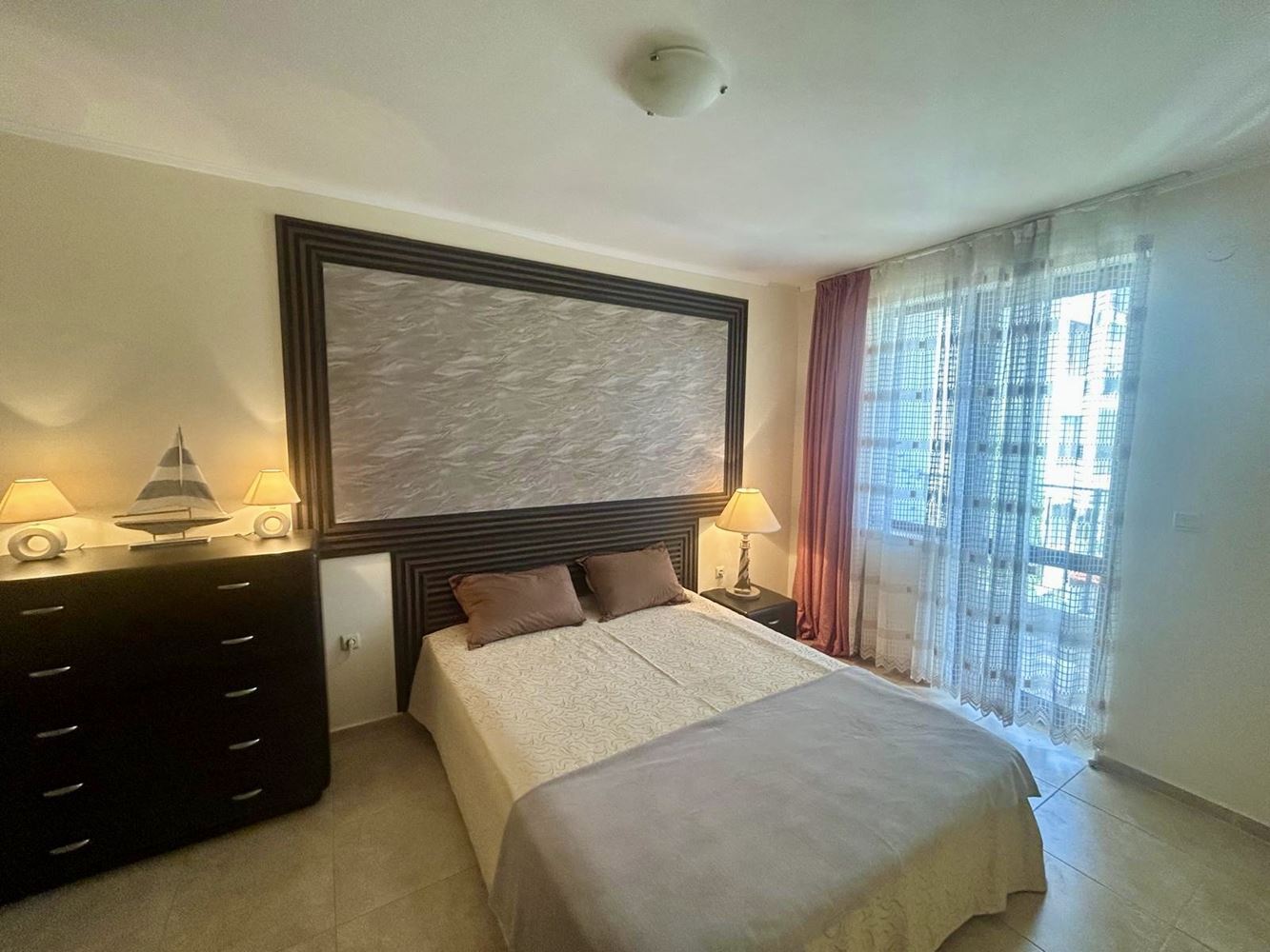 Przestronny apartament z dwiema sypialniami w Nesebyrze – w pełni umeblowany i gotowy do zamieszkania