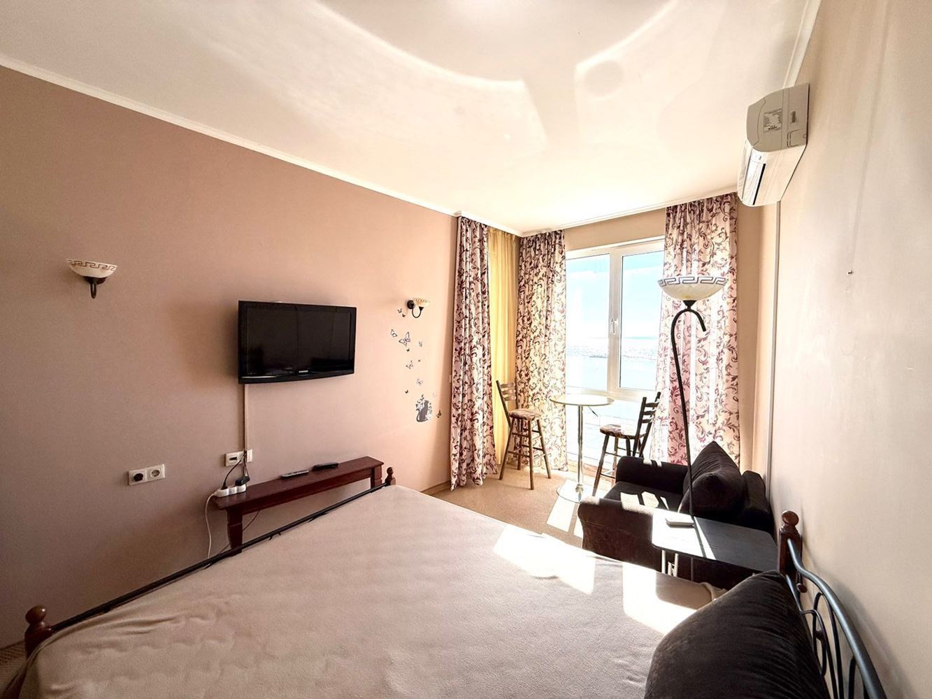 Luksusowe mieszkanie z jedną sypialnią z panoramicznym widokiem na morze w Pomorie