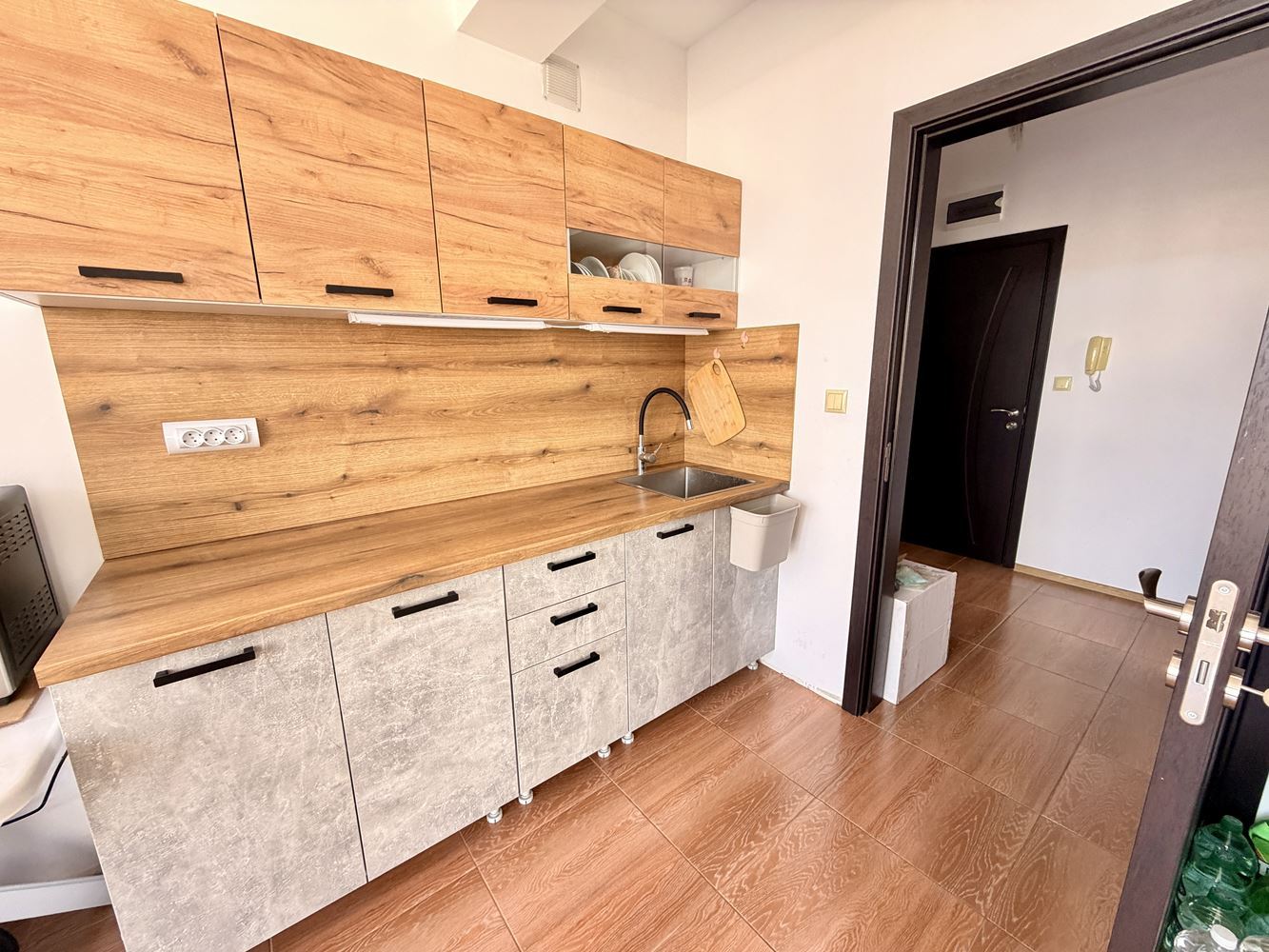 Przestronny apartament z jedną sypialnią w doskonałej lokalizacji w dzielnicy Czerno More, Nesebyr