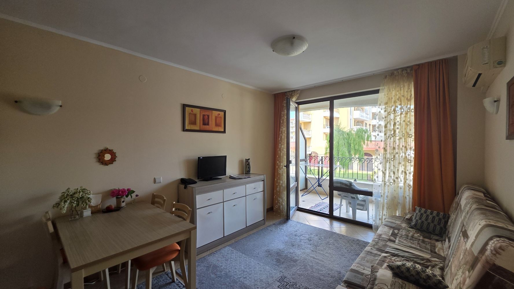 Luksus, komfort i doskonała inwestycja – apartament z jedną sypialnią z widokiem na basen w prestiżowym kompleksie w Słonecznym Brzegu