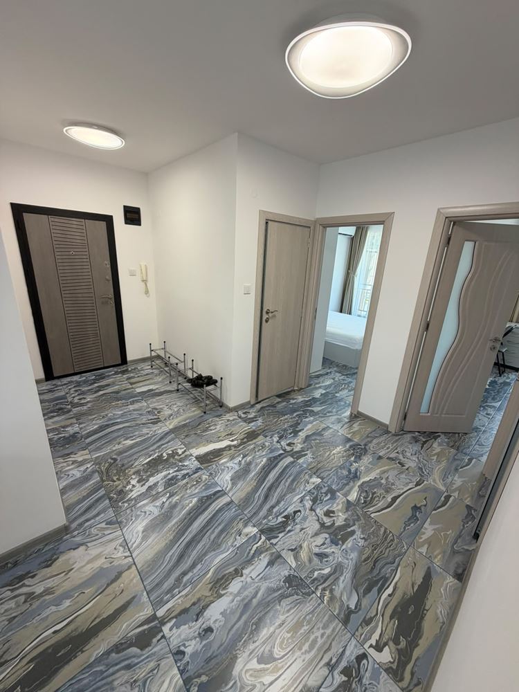 Przestronny apartament z dwiema sypialniami i widokiem na basen w Słonecznym Brzegu – doskonały wybór dla rodziny i inwestycji