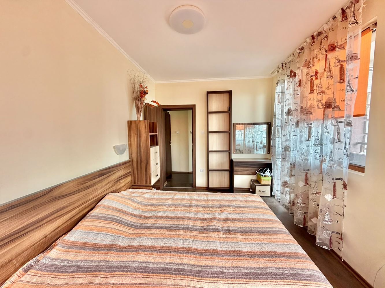 Apartament z jedną sypialnią z widokiem na morze i niską opłatą za utrzymanie w Rawdzie
